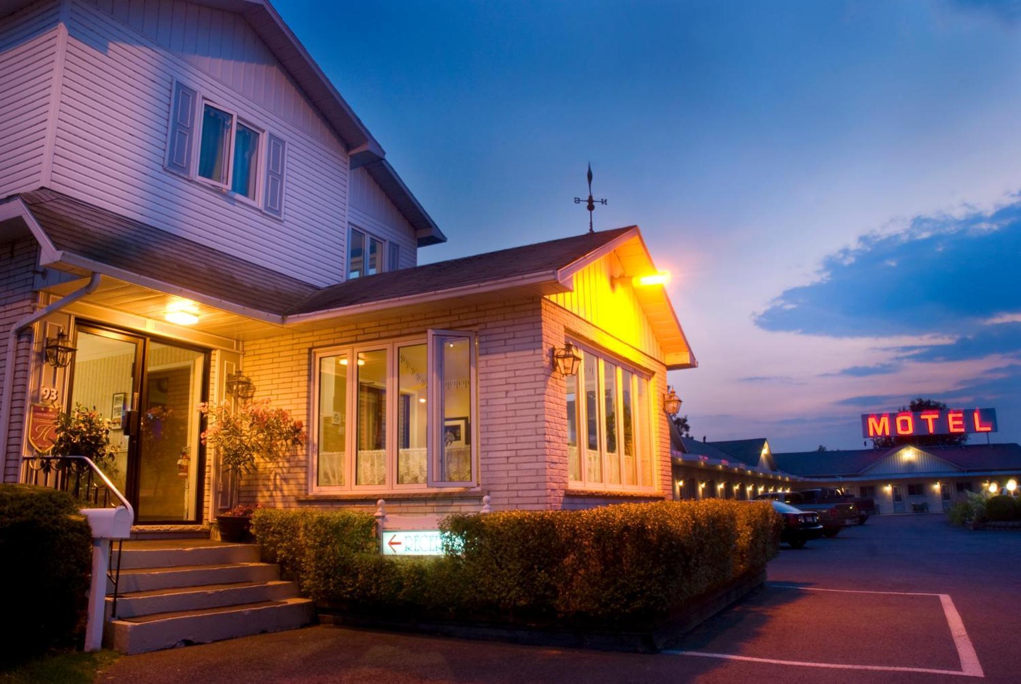 Motel Belle Riviere サン・ジャン・シュル・リシュリュー エクステリア 写真