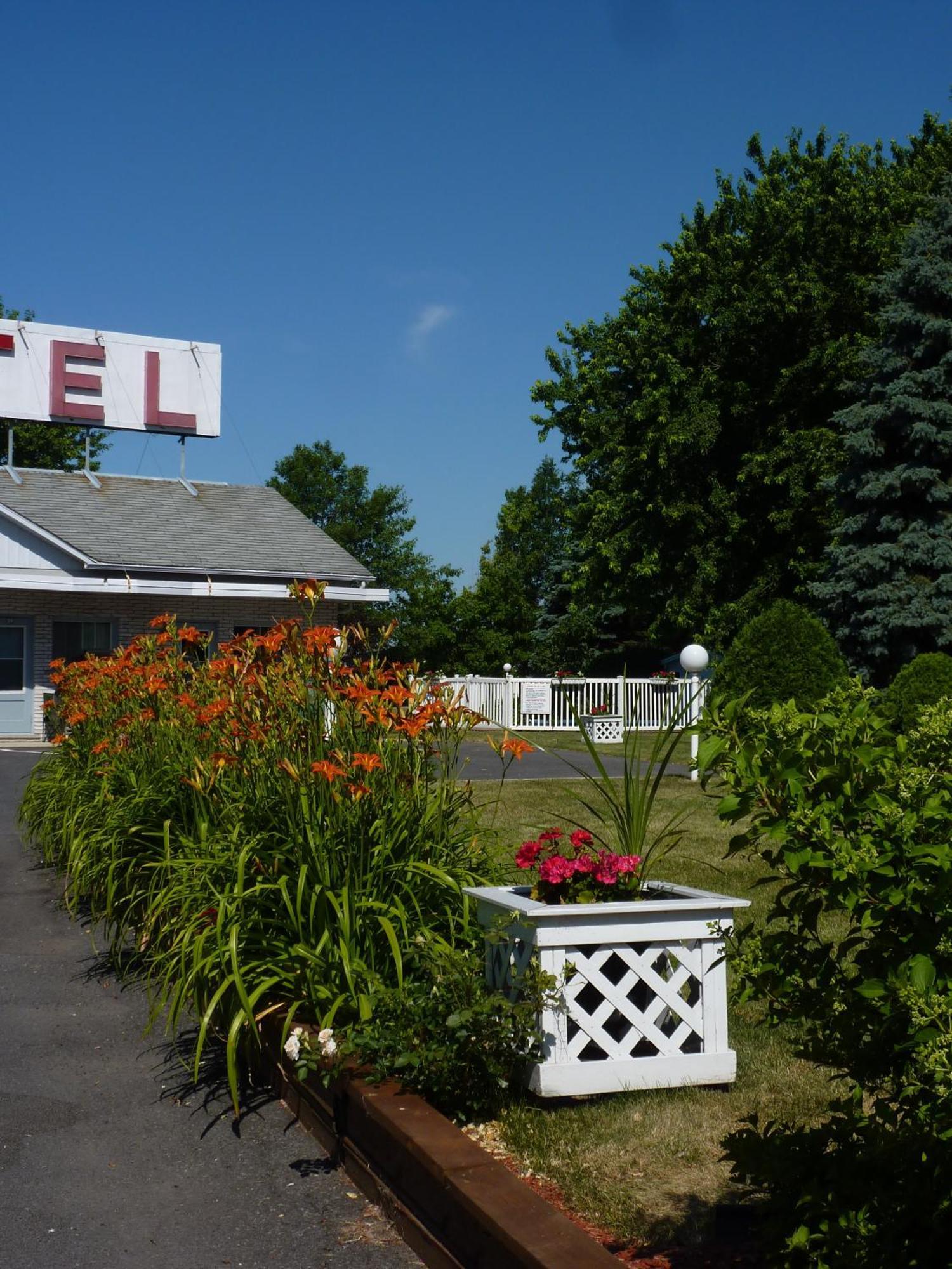 Motel Belle Riviere サン・ジャン・シュル・リシュリュー エクステリア 写真