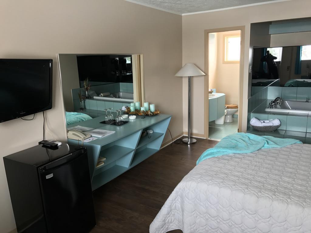 Motel Belle Riviere サン・ジャン・シュル・リシュリュー エクステリア 写真