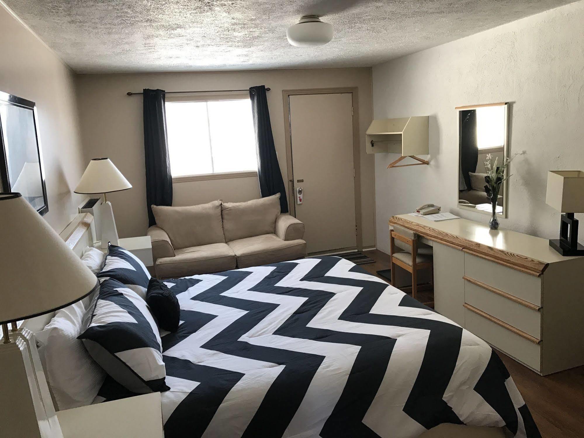 Motel Belle Riviere サン・ジャン・シュル・リシュリュー エクステリア 写真