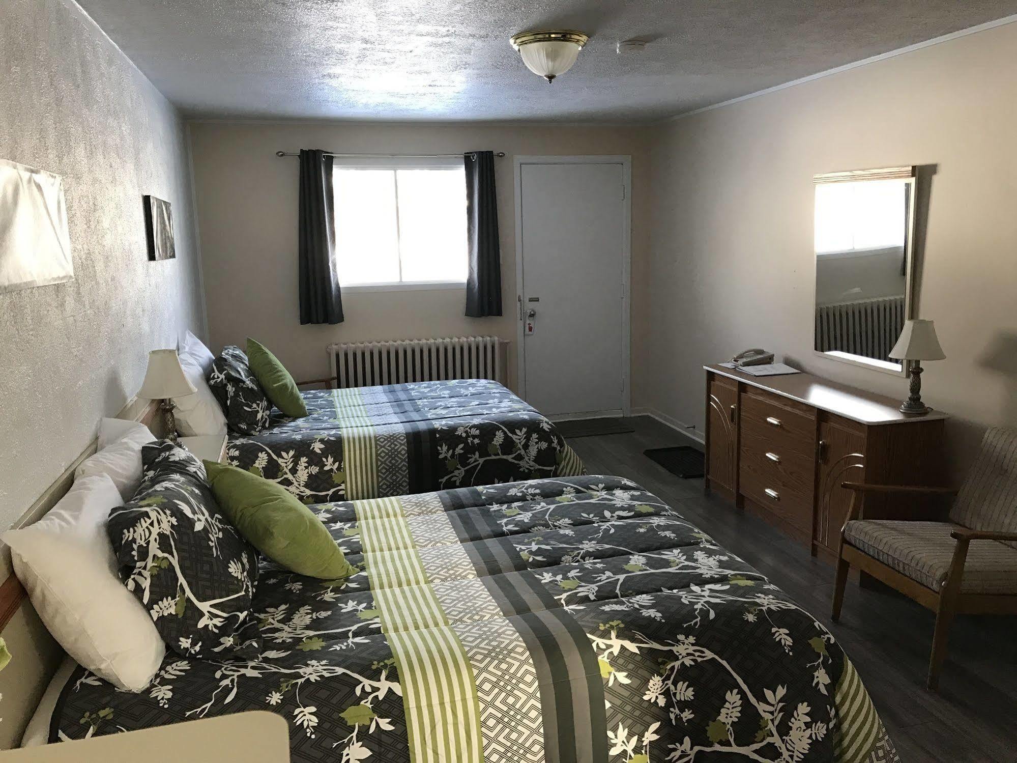 Motel Belle Riviere サン・ジャン・シュル・リシュリュー エクステリア 写真
